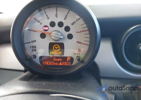 2011 Mini Cooper z USA, uszkodzony, nr VIN WMWSU3C52BT094984